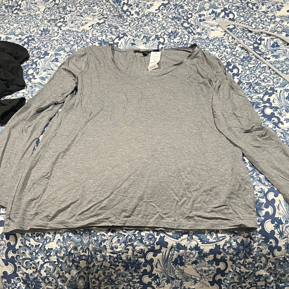 White House Black Market Heather Gray Long-Sleeve Crew Top
